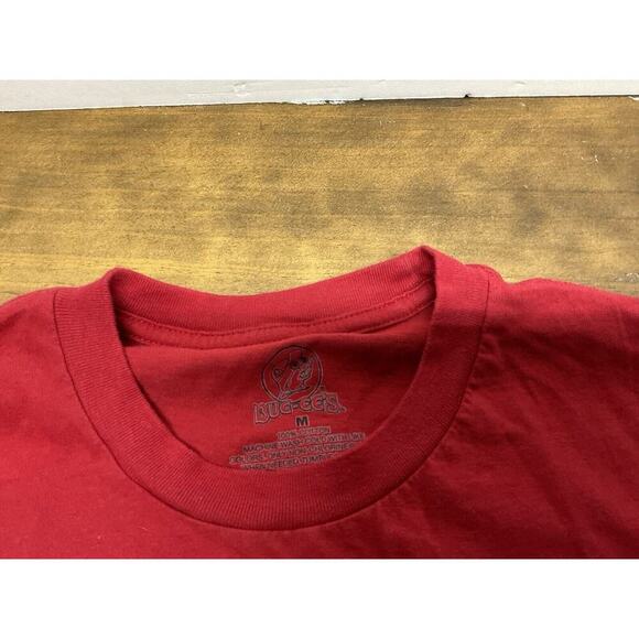 Buc-ee's Unisex Christmas T-Shirt 2023 It's Beggining To Look Like Bucee's Red M - Picture 3 of 7